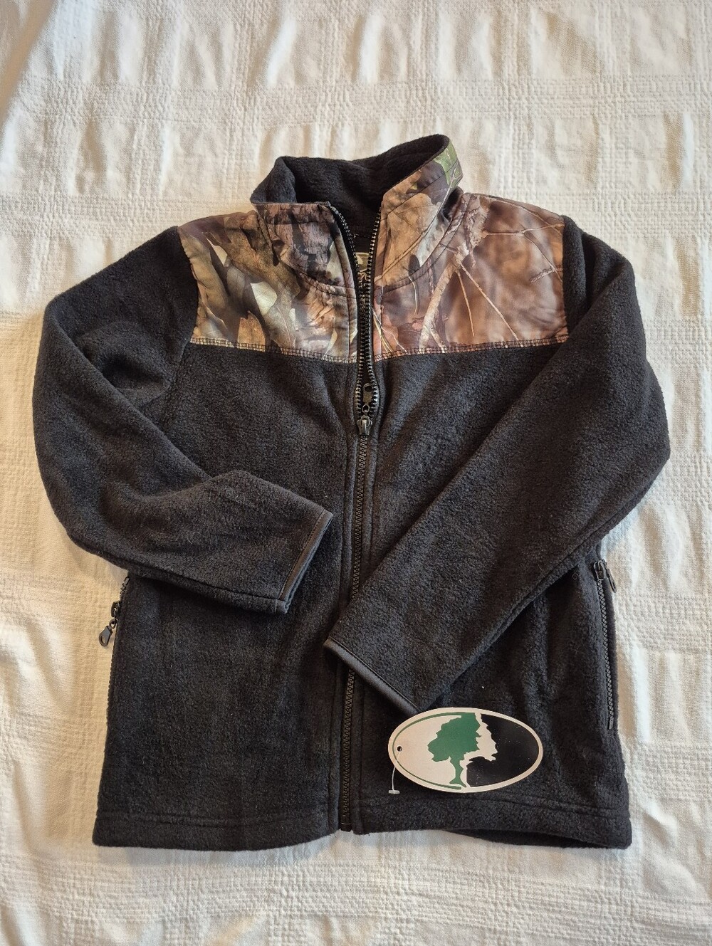 Mossy Oak boys size 7 black fleece with camo accent shoulders NWT